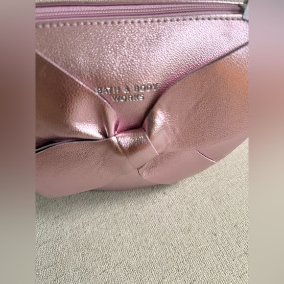 Bath & Body Works - Travel Bag - Clutch Purse Case - Zip Up - Shiny Pink - Picture 2 of 6
